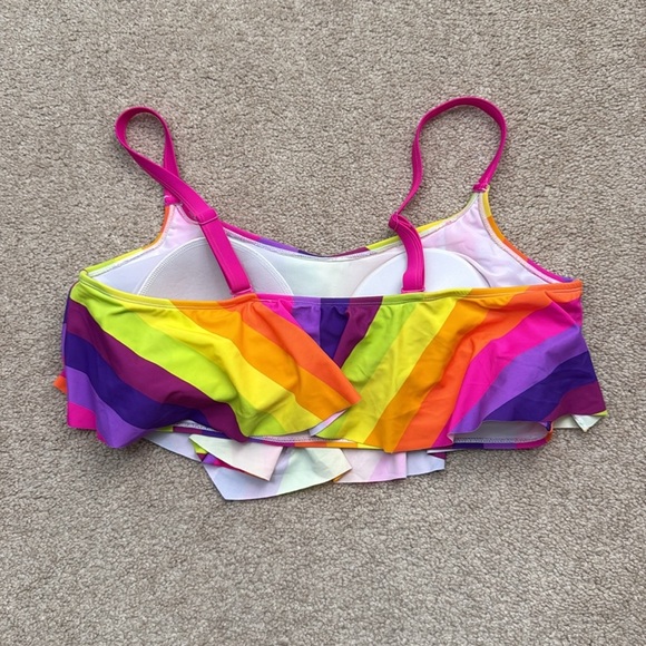 Torrid Wireless Flounce Muted Rainbow Bikini Top Swimsuit Size 2X - Picture 5 of 8